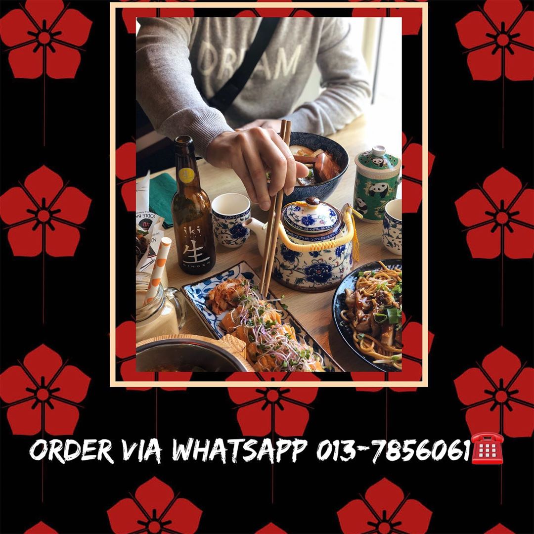 OPEN ON KINGSDAY! ? 16:00-21:00. Order only via Whatsapp 013-7856061☎️. You will get a message with all the information. Pick up 10% discount!?
.
.
.
#Kingsday #Woningsdag #Tilburg #Tillie #Asian #Streetfood #Staysafe #Noodles #XuNoodleBar #Order